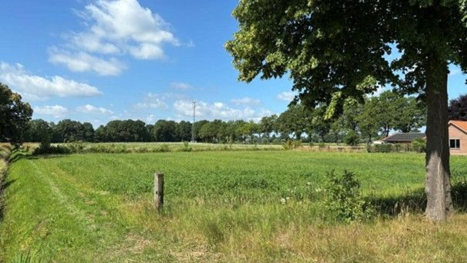De locatie aan de Pastoor Deperinkweg in Mariënvelde.