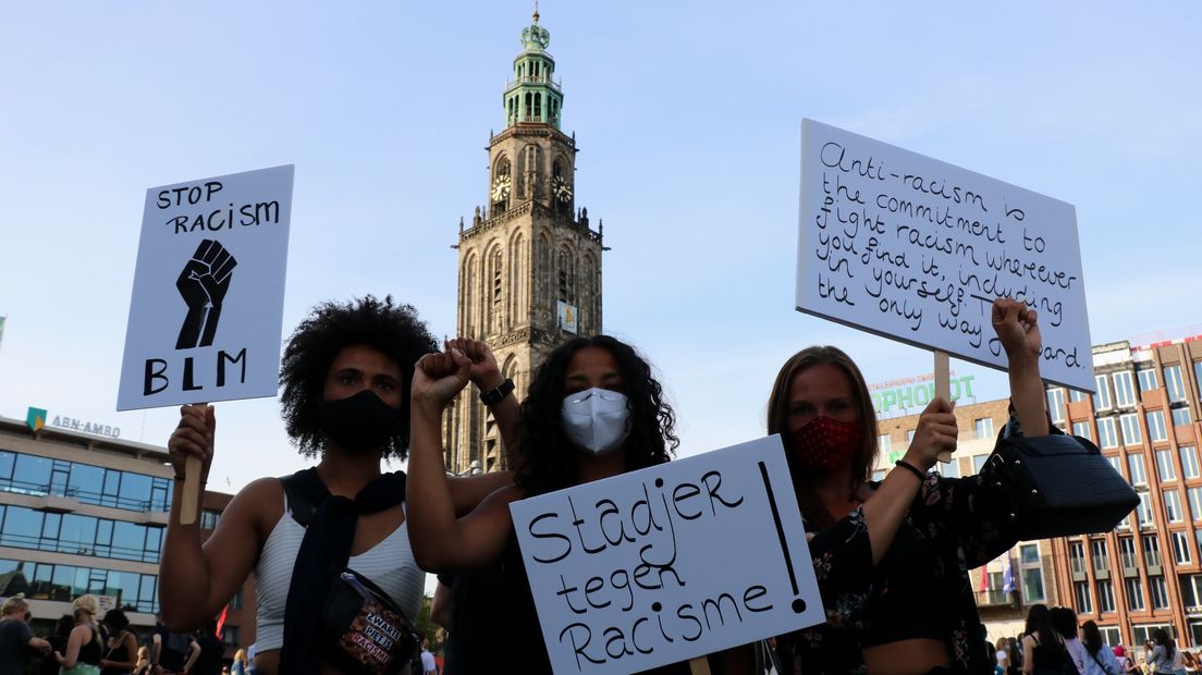 Demonstranten tijdens de anti-racismedemonstratie (archief)