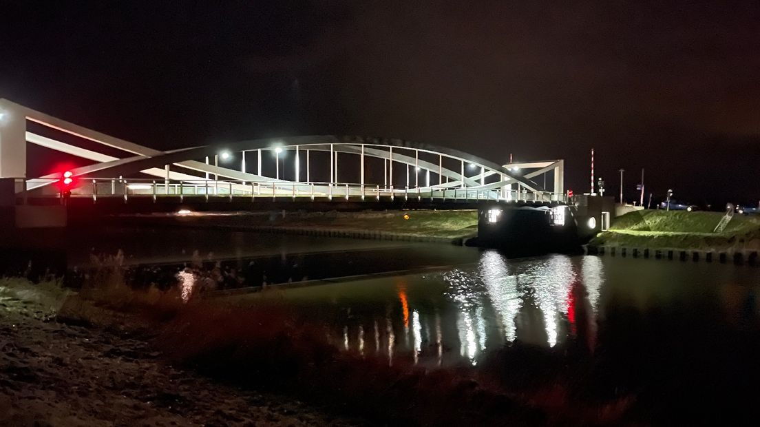 De Dorkwerderbrug dinsdagavond