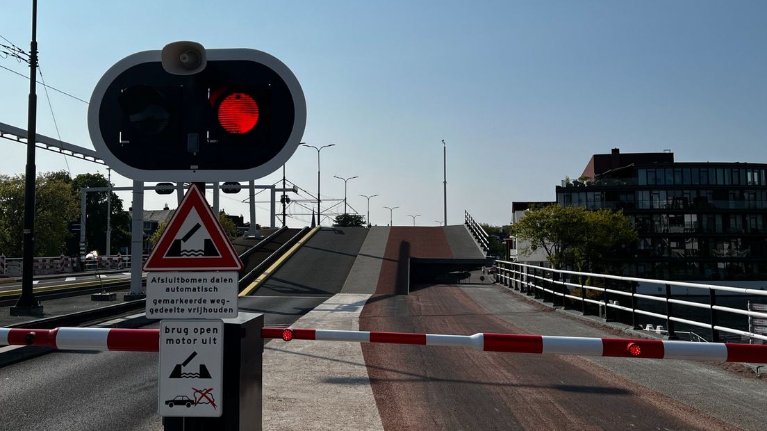 De brug sluit niet