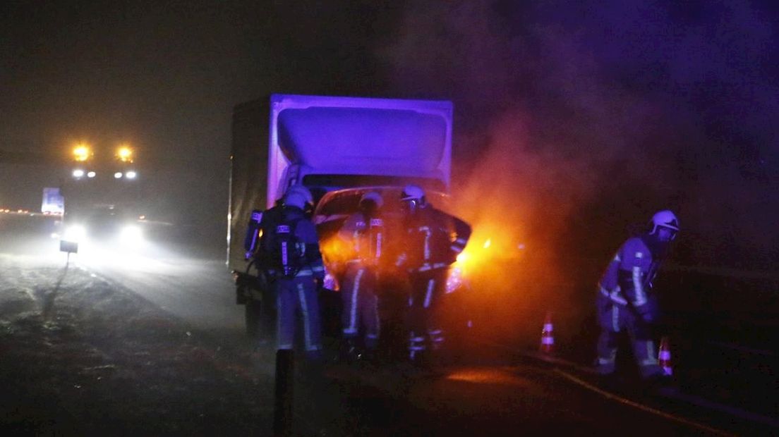 Bestelwagen in brand op de A1 bij Rijssen