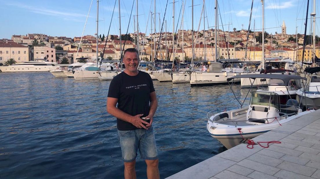 Berry Mullink is met zijn drie kinderen op vakantie in Kroatië