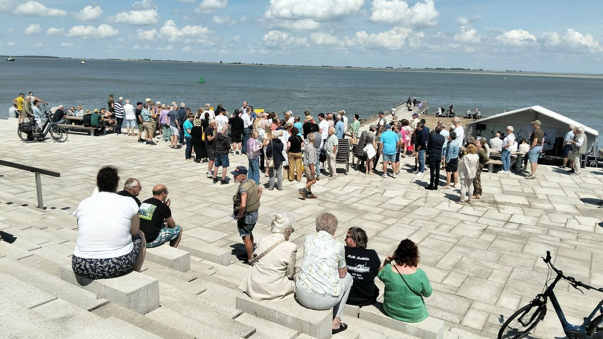 Van trap naar tribune: Walsoorden opent vernieuwde dijkovergang aan de Schelde