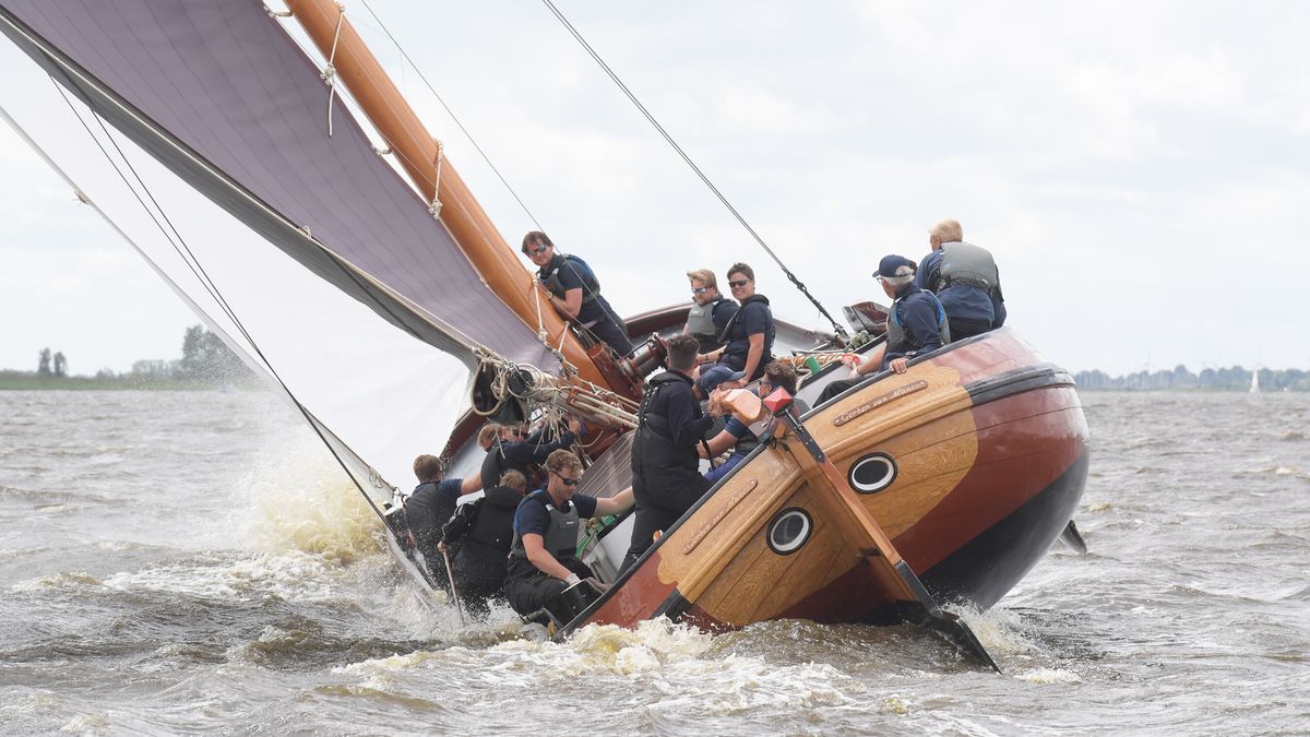 Heerenveen houdt Lemmer net achter zich en wint skûtsjesilen bij Woudsend