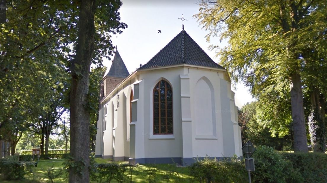 Het achterste raam van de kerk is dichtgemaakt (Rechten: Google Streetview)
