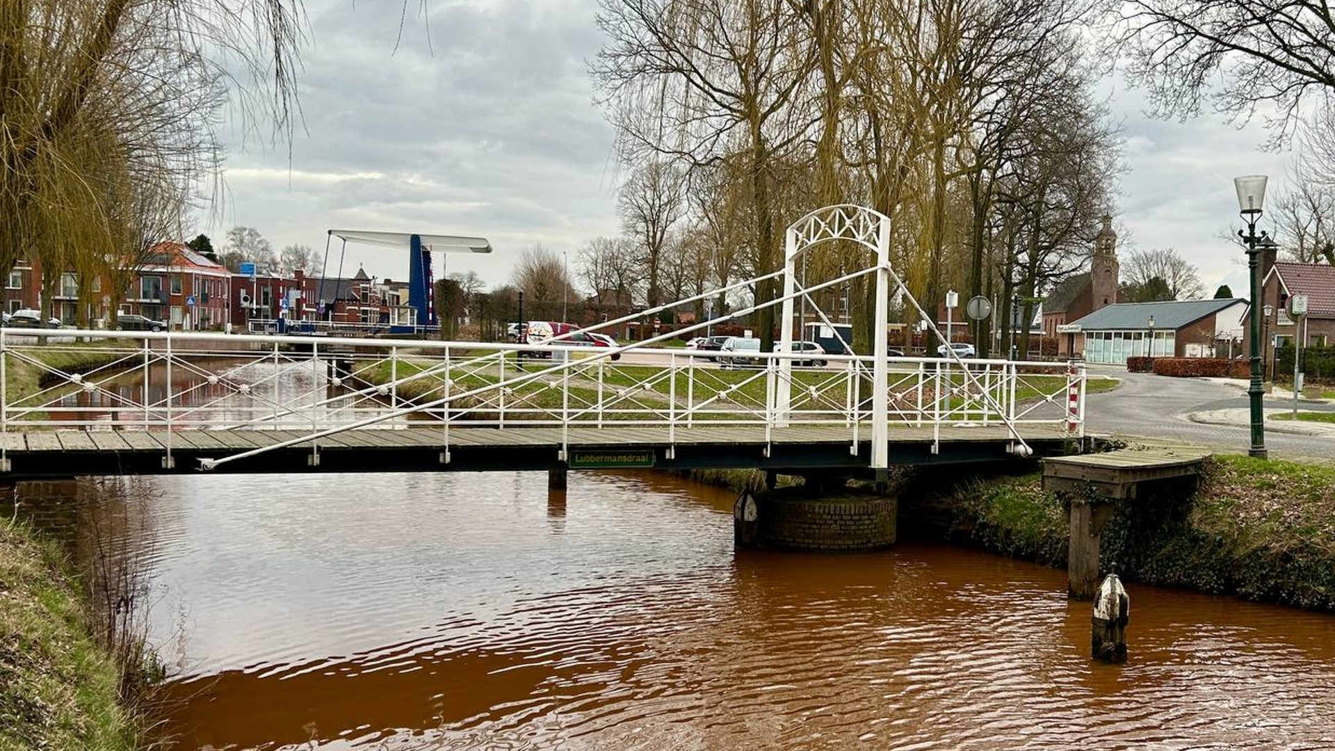 Onderhoud aan bruggen en sluizen: recreatief varen in Groningen vol uitdagingen dit seizoen