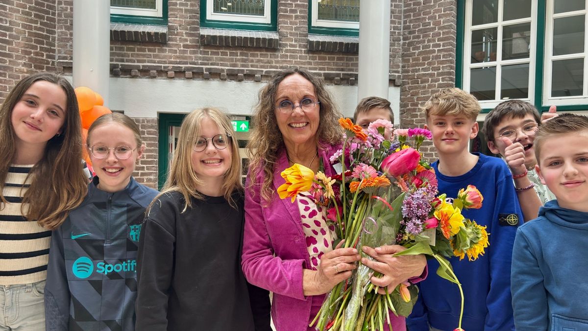 Juf Ukelien neemt na 45 jaar afscheid van het onderwijs: 'Met een lach