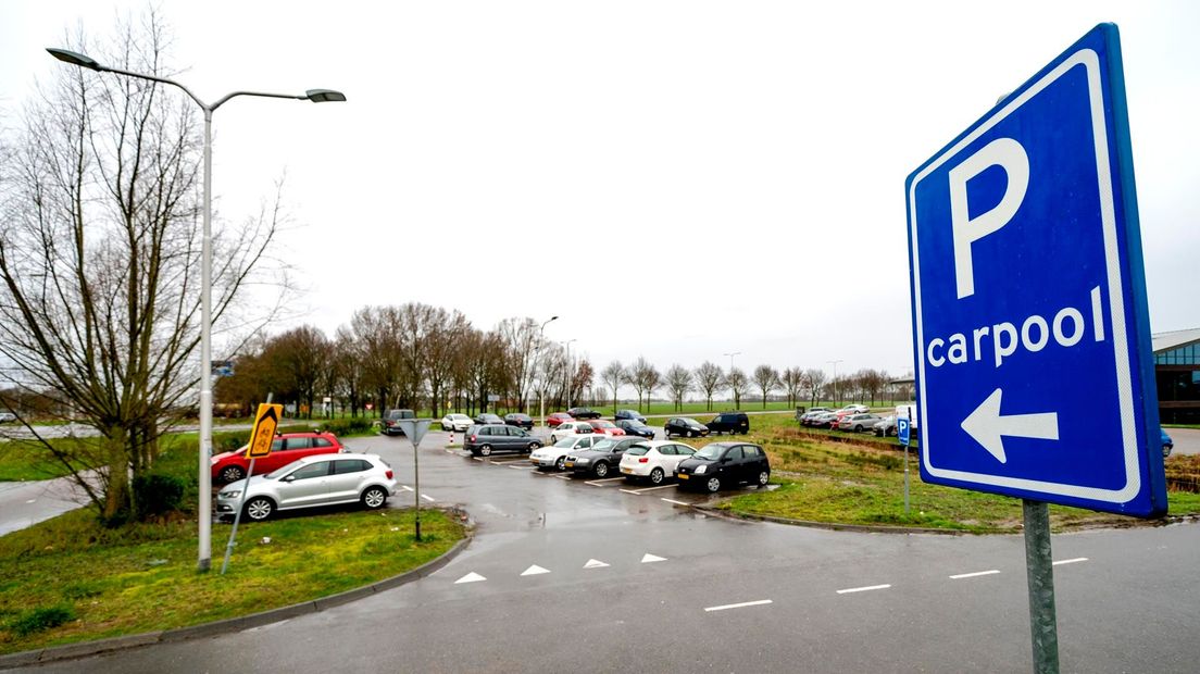 De carpoolplaats in Eembrugge.