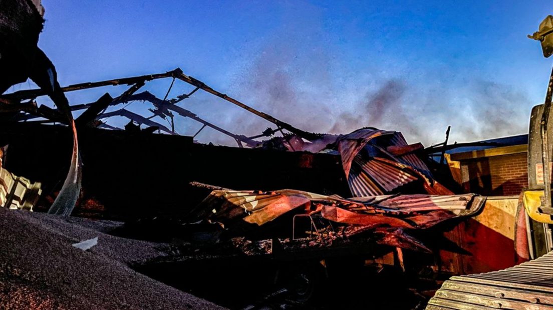 Verslagenheid na brand bij varkensboerderij in Mussel: 'De schrik zit er goed in'