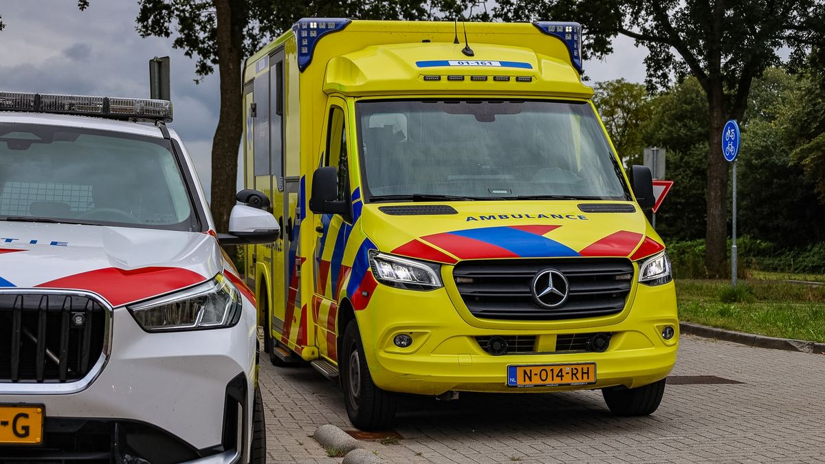Botsing tussen auto en fietser in Nieuw-Roden