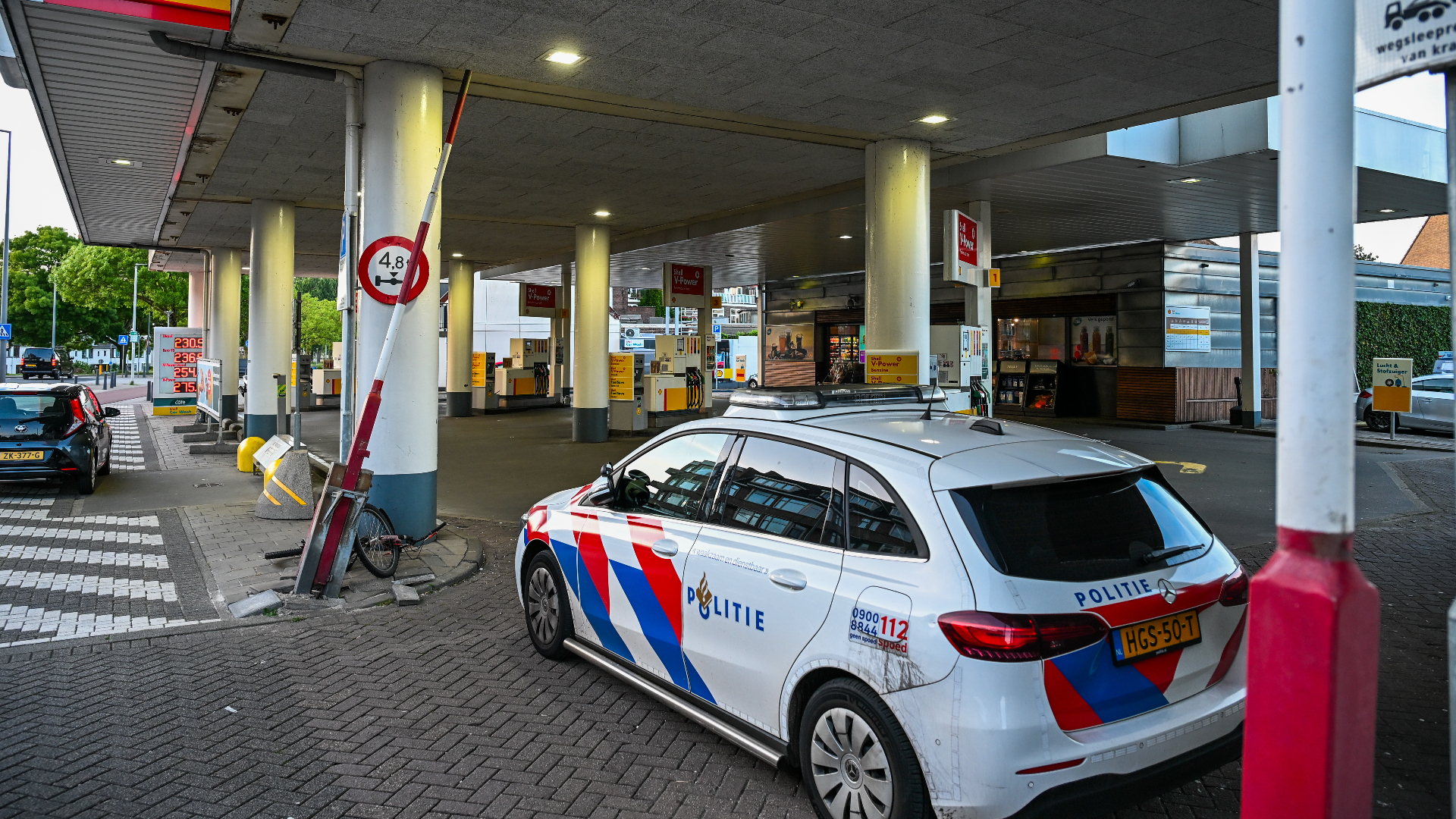 Pas na de derde overval, aan de Uitweg, ging de man er met buit vandoor.
