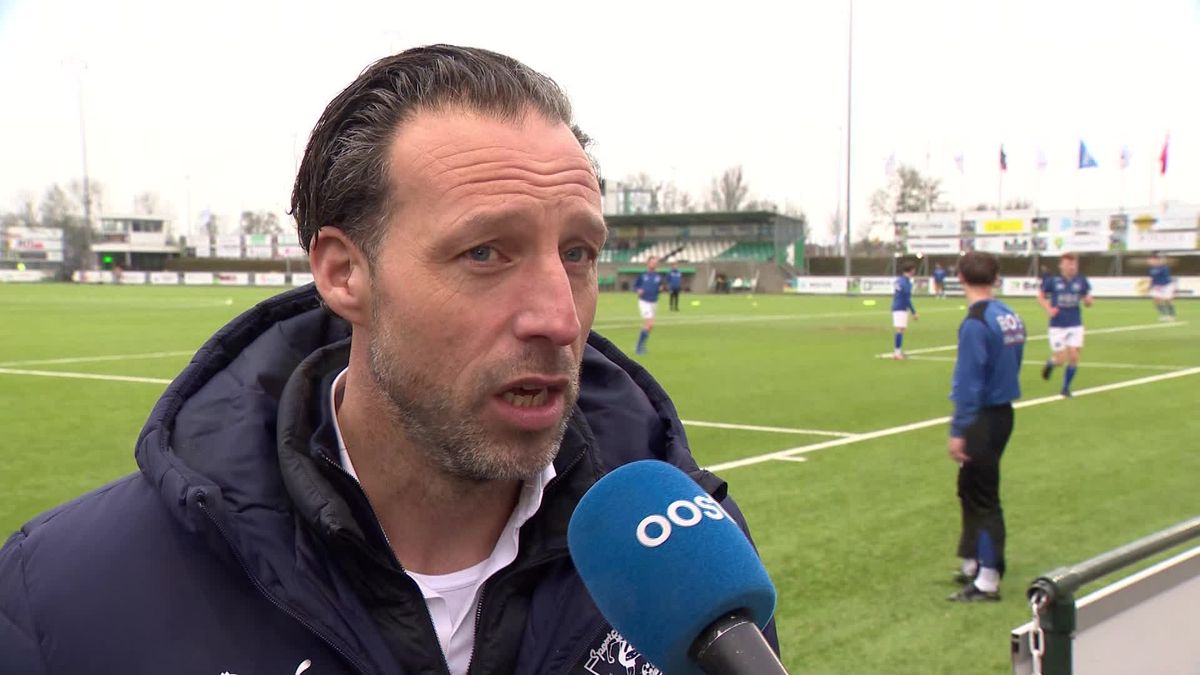 Genemuiden-trainer Arnold Klein na de zege van Genemuiden op ADO'20