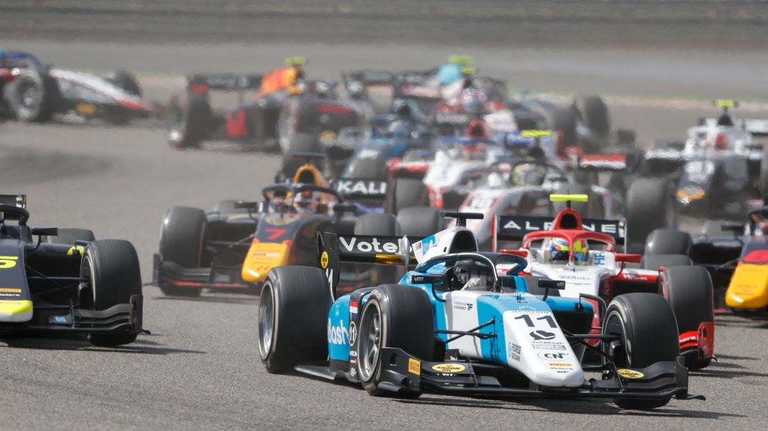 Verschoor in Bahrein in de wit-blauwe wagen van MP Motorsport