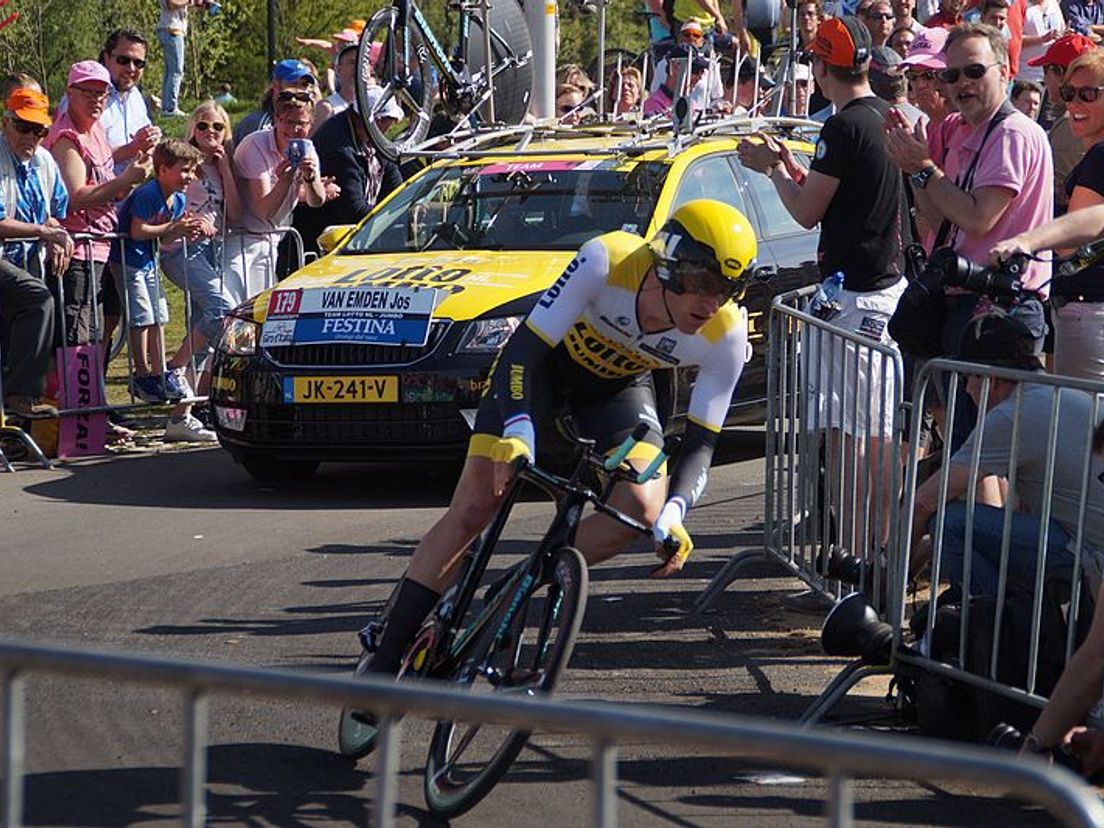 Jos van Emden tijdens de Giro d'Italia in 2016 (Bron: Wikimedia Commons - Joop van Dijk)