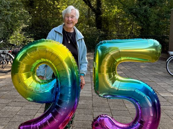 95 jaar en nog elke dag naar het zwembad: Sea kan haar verjaardag dus maar op één plek vieren