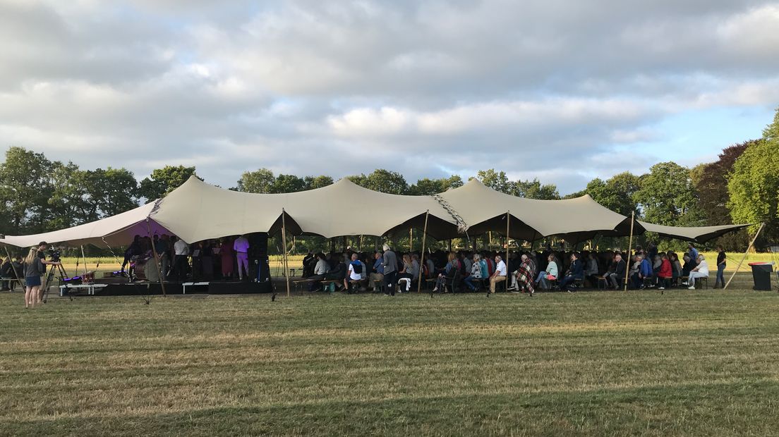 Vorig jaar bezochten elke dag vierhonderd mensen het festival (Rechten: RTV Drenthe/Margriet Benak)