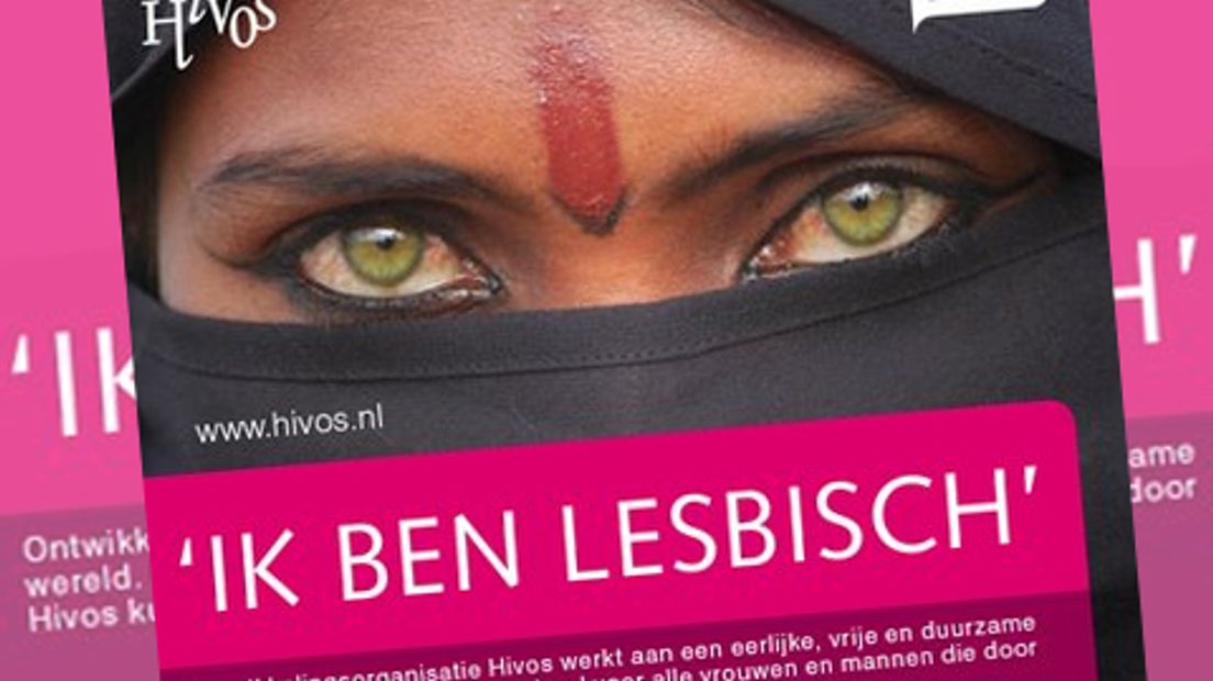 verscheurde-posters-lesbische-vrouw-hivos-coc-homoseksueel