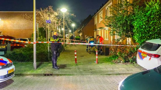 Gewonde bij steekpartij, verdachten vluchten met auto