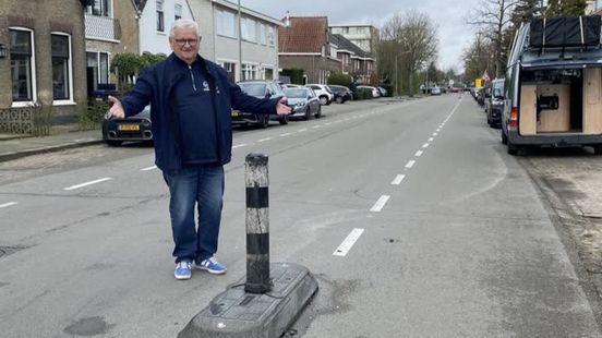 Bijna dagelijks ongelukken in Dordrecht: dit verkeerspaaltje zorgt voor onveilige situaties.