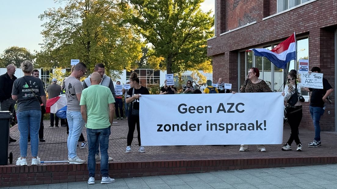 Demonstratie tegen het azc in Schothorst
© Nieuwsplein33