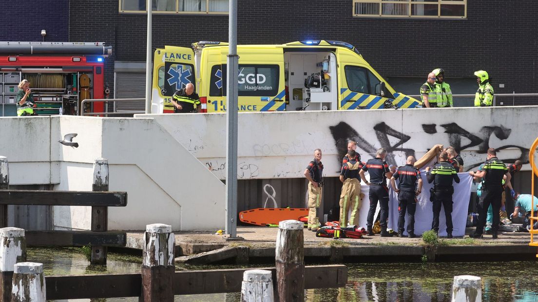 Politie, brandweer en ambulance waar het jongetje te water raakte