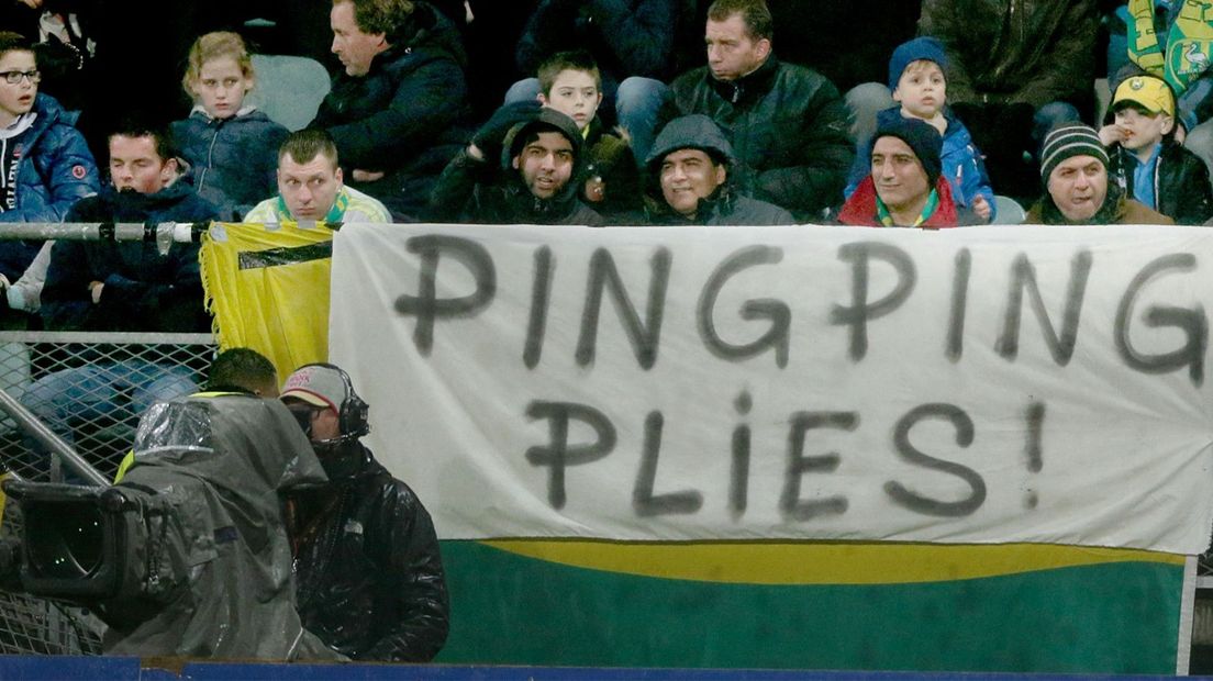 Ping Ping Plies spandoek ADO Den Haag