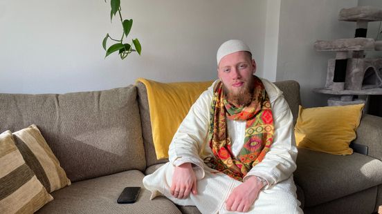Celesto is nu twee jaar gelukkig als moslim: 'Het brengt me onwijs veel rust' Nieuws