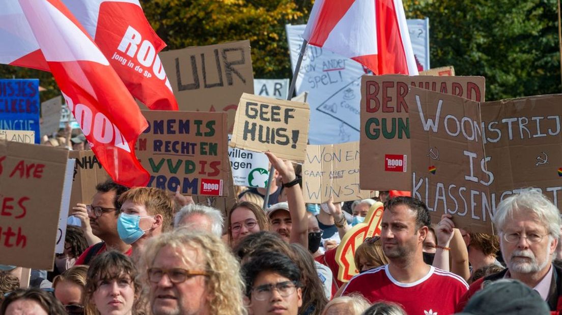 Eerder gingen demonstranten de straat op in Amsterdam.