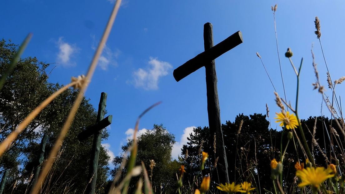 Op 4 mei 1946 vond de eerste herdenking plaats op de Waalsdorpervlakte