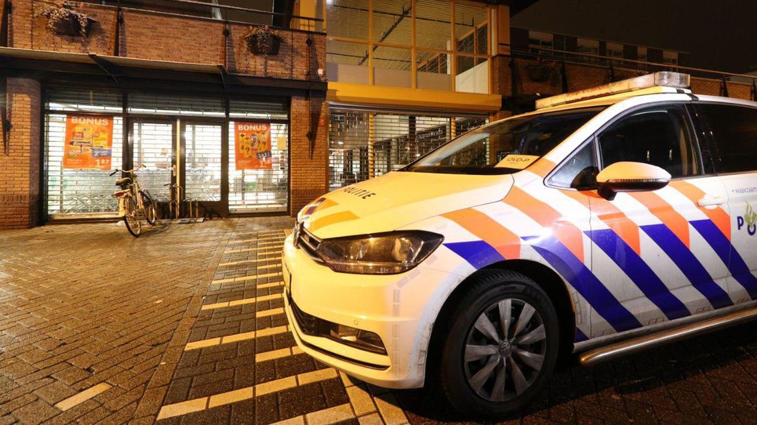 Het winkelcentrum in Beijum waar de supermarkt is gevestigd