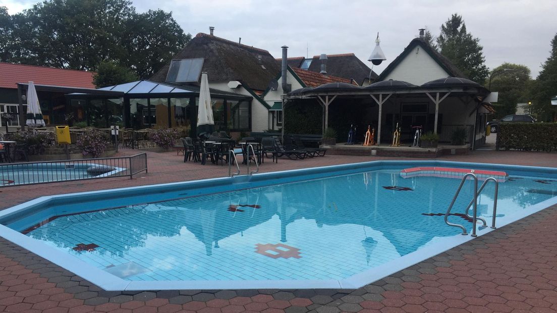 Na een topseizoen is de rust teruggekeerd bij het zwembad van camping De Holterberg