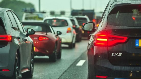 Chaos rond snelweg A12 na meerdere ongelukken. Chaos rond snelweg A12 na meerdere ongelukken.
