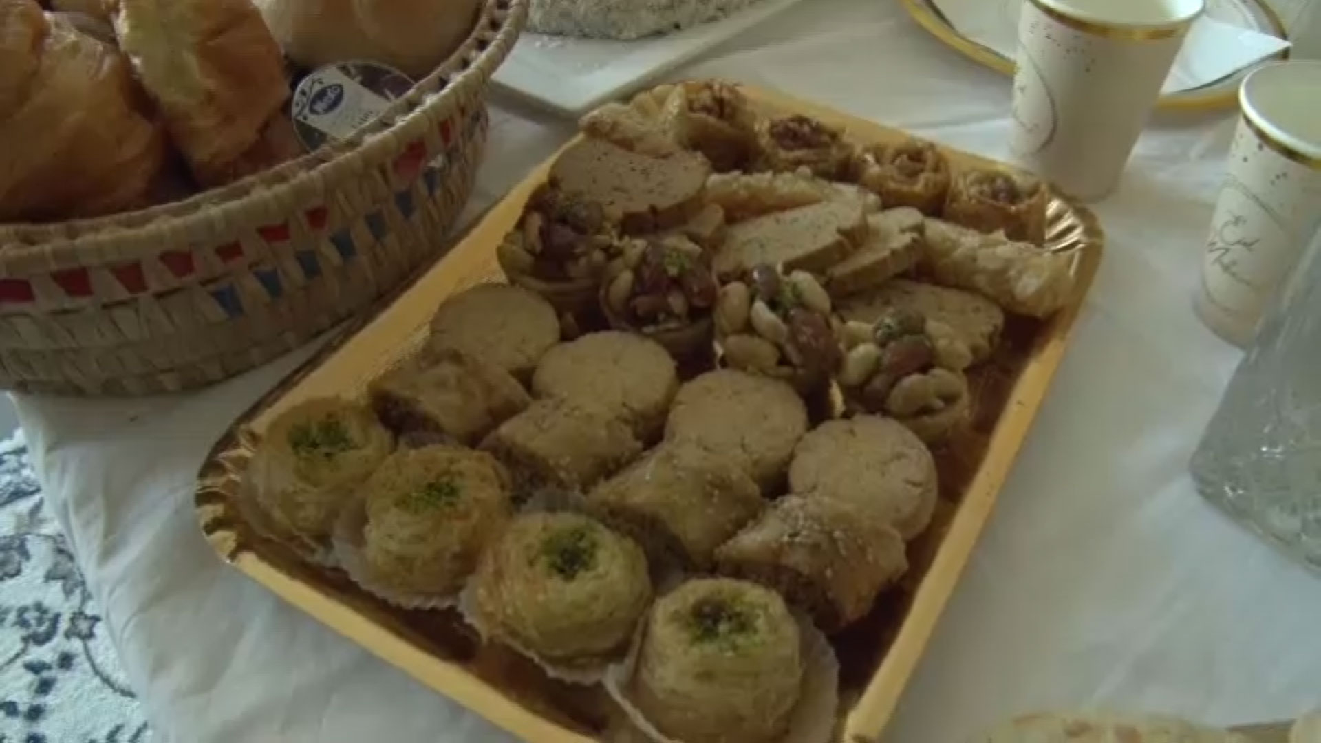 Bekijk Vier de Dag; Eid al-Fitr Het einde van de Ramadan staat in het teken van saamhorigheid en warmte