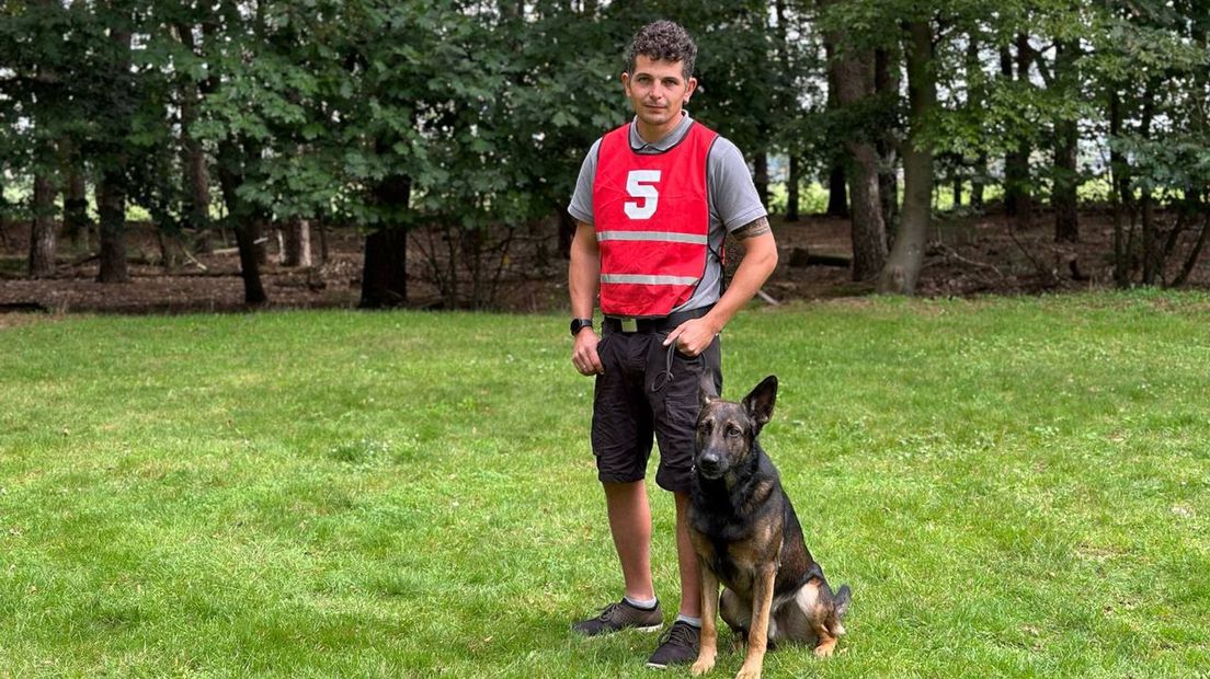 Honden leggen 'politie-examen' af in Almelo