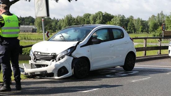 Fietsers gewond • harde botsing op kruising