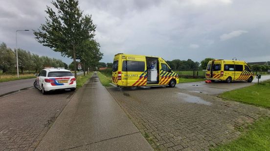 Jongen gewond bij ongeluk met zitmaaier. Jongen gewond bij ongeluk met zitmaaier.