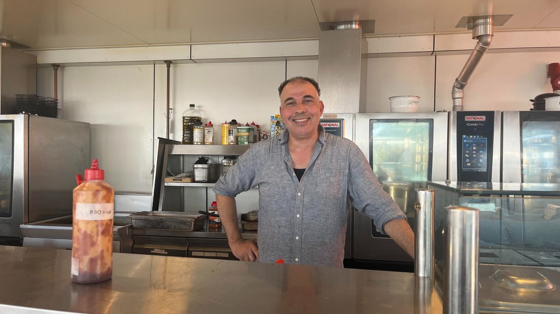 Chef-kok Mo vindt het in Egypte beter te doen | Den Haag FM