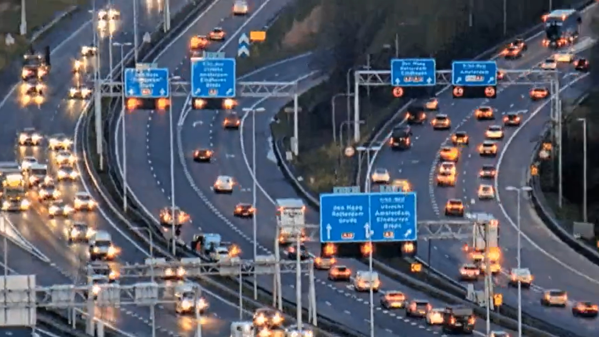 Uur vertraging op A12 na ongeluk met 5 voertuigen