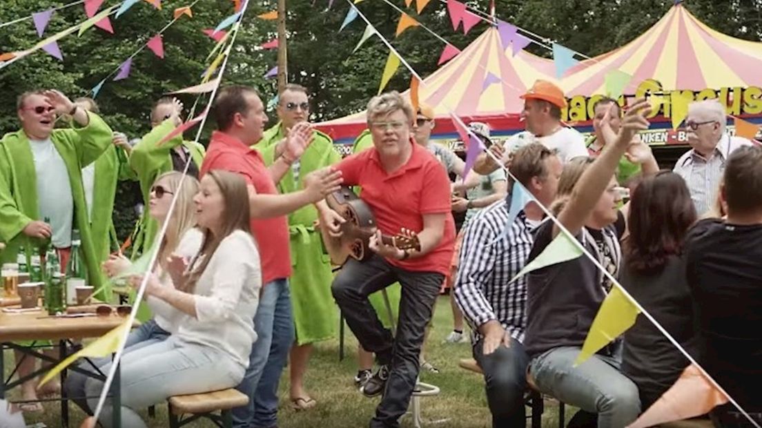 Stef Ekkel en René Karst in de videoclip