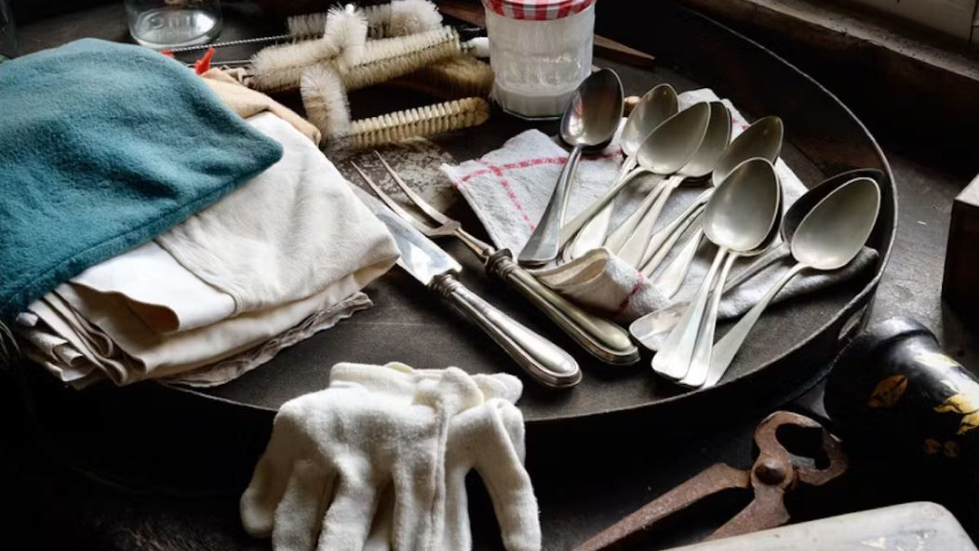 Zo maken ze een kasteel schoon (aan de binnenkant)