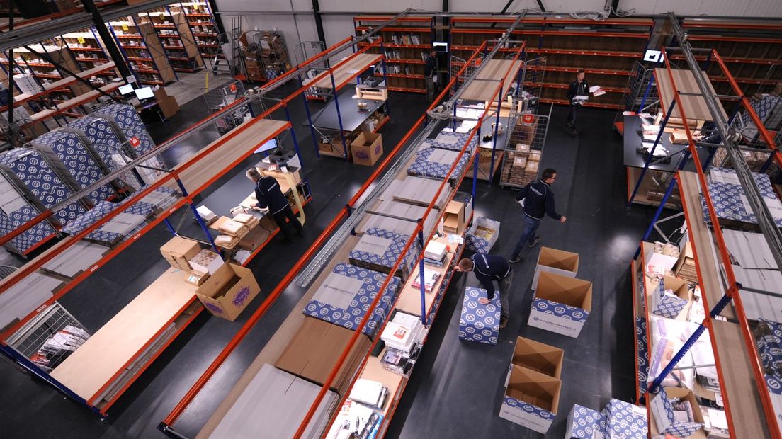 Het magazijn van Smulderstextiel.nl in Kapelle