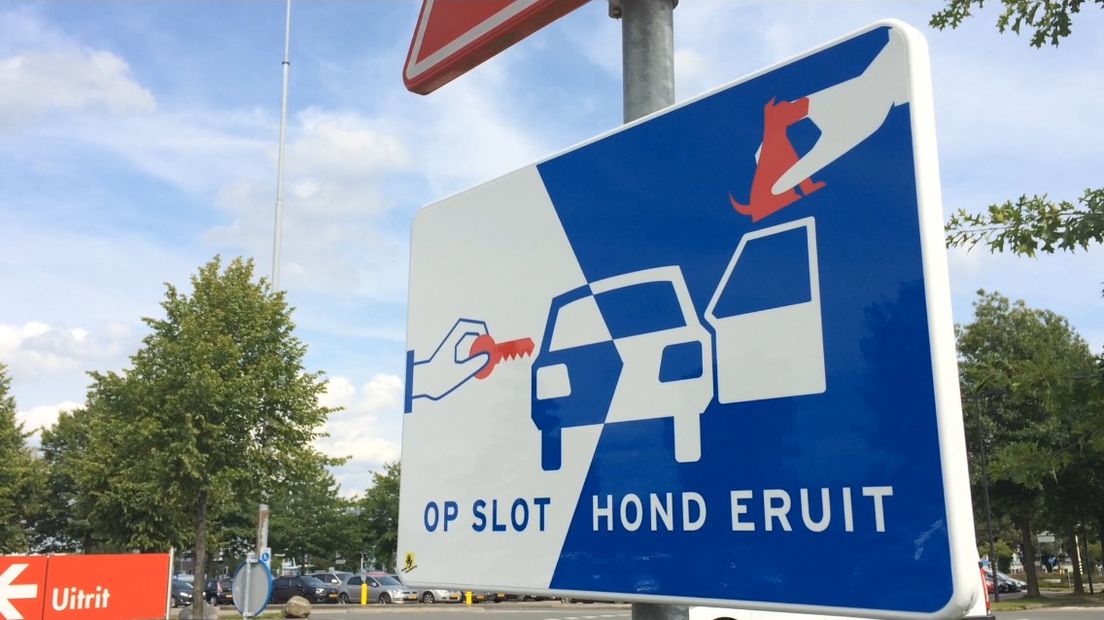 Het waarschuwingsbord (Rechten: Steven Ophoff / RTV Drenthe)