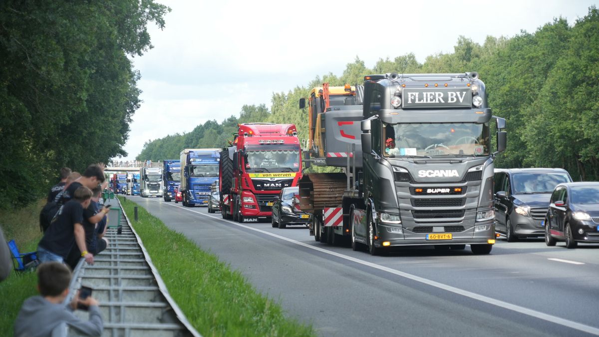 Toeterende truckers beboet tijdens uittocht Truckstar: 'Ik snap de politie niet'