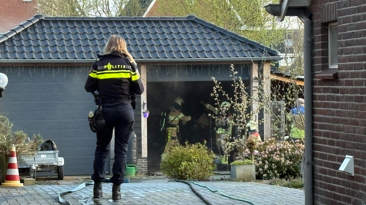 112 Nieuws: Schuurbrand in Balkbrug | Gewonde bij botsing busje met auto op N734 in Losser