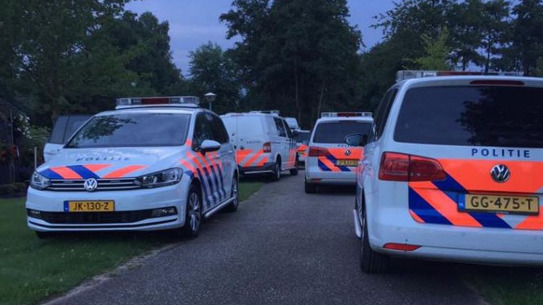 Op een camping in Winterswijk is een ernstig verwaarloosd jongetje gevonden. Zijn ouders zijn aangehouden.