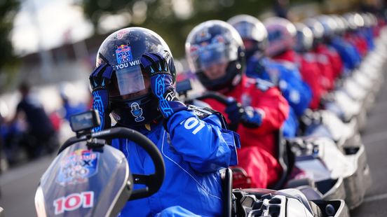 Max Verstappen verslaat 100 karters Nieuws