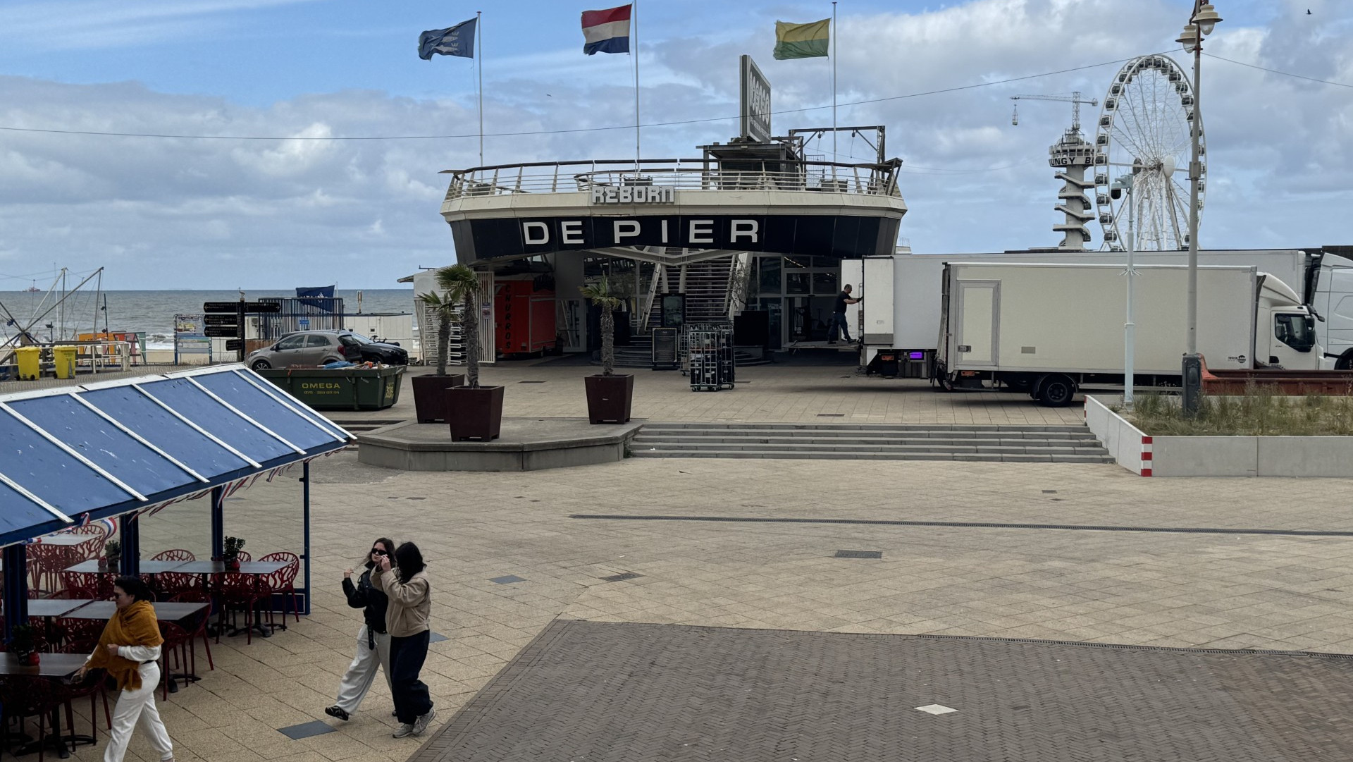Vooraanzicht van de Scheveningse Pier
