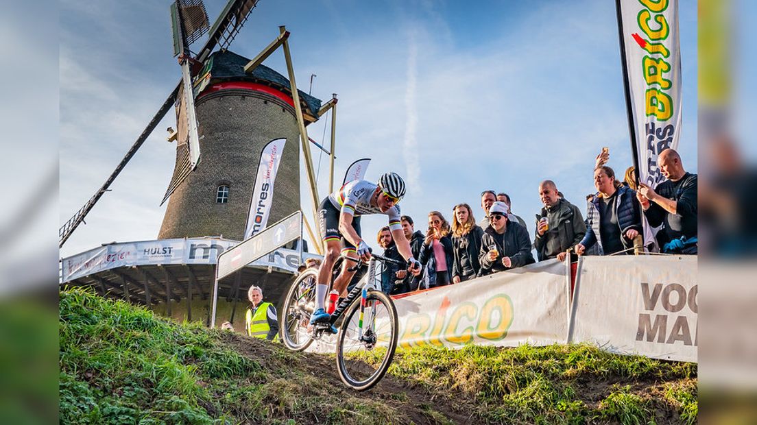 Matthieu van der Poel tijdens de Vestingcross