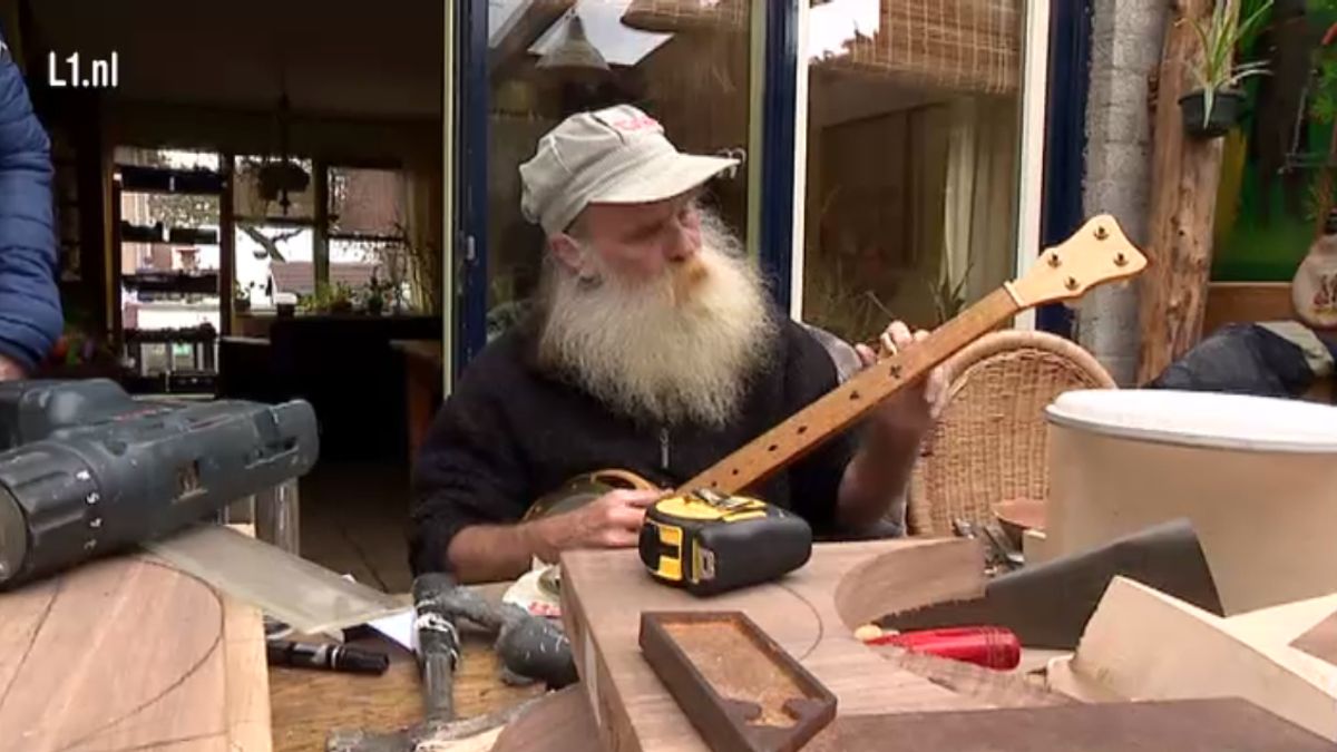 The Banjo Man featuring 'The Óngerwaeg-band' in Grubbenvorst