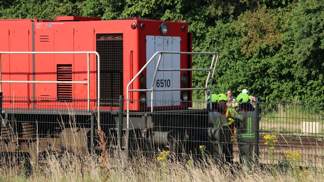 Locomotief in Sas van Gent lekt diesel